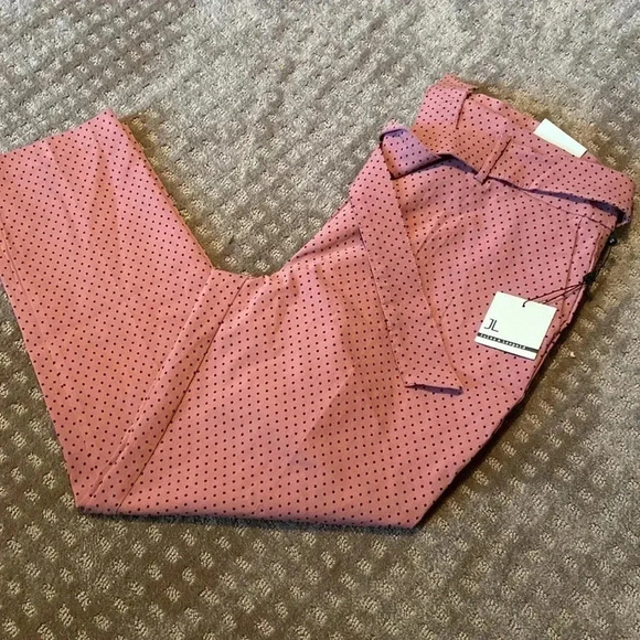 🌸 Adorable ankle length pants 🌸 - Picture 3 of 6